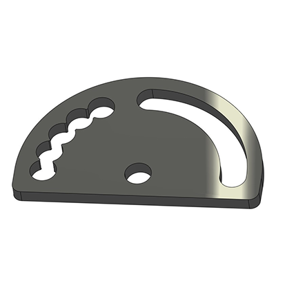 Szara półokrągła metalowa płytka z dużą szczeliną w kształcie łuku, szczeliną o falistych krawędziach i dwoma okrągłymi otworami o różnych rozmiarach.